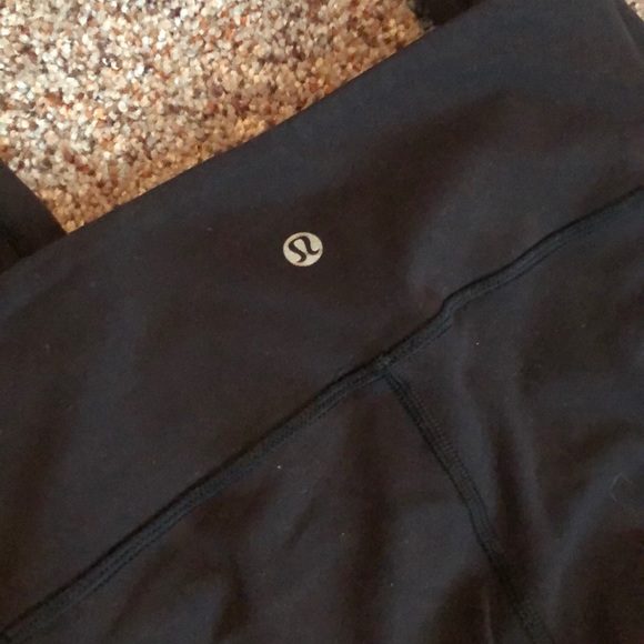 Black Lululemon Wunder Under - Picture 3 of 4